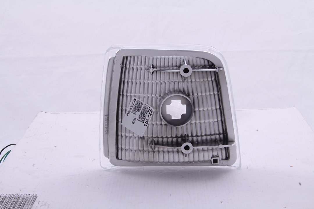 Anzo USA Side Marker Light, Euro, Fender, Crystal Clear Lens, Chrome Trim, Set of 2 – 511049