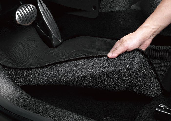 3D MAXpider Floor Liner, Kagu, Custom Fit, Raised Edge, Black, Thermoplastic Rubber of Carbon Fiber Texture, 4 Piece – L1BM10701509