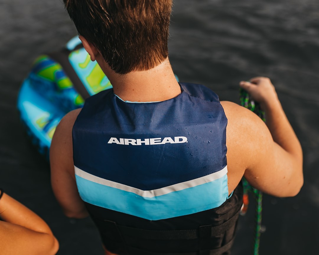 Airhead Pfd – Personal Floatation Device, Life Vest, Fits Chest Sizes 32 Inch to 40 Inch – 30053-04-A-BL