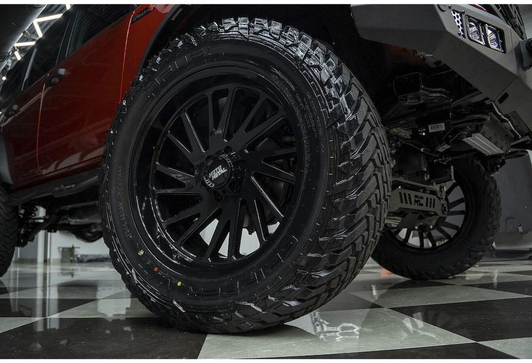 Wheel Pros Wheel, Combat MO811, 22 Inch Diameter X 12 Inch Width, 6 X 139.7 Millimeter/ 6 X 5.50 Inch Bolt Pattern – MO811MX22126844N