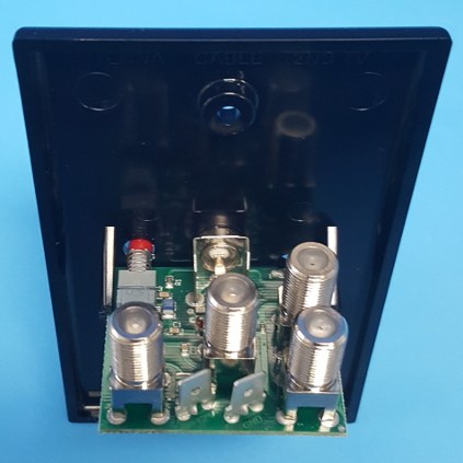 Antennatek Wall Plate Power Supply, 5 Ohm with Splitter for 2 Tvs, 1 Input for Cable TV and 1 for Satellite, With On/Off Switch – 065856