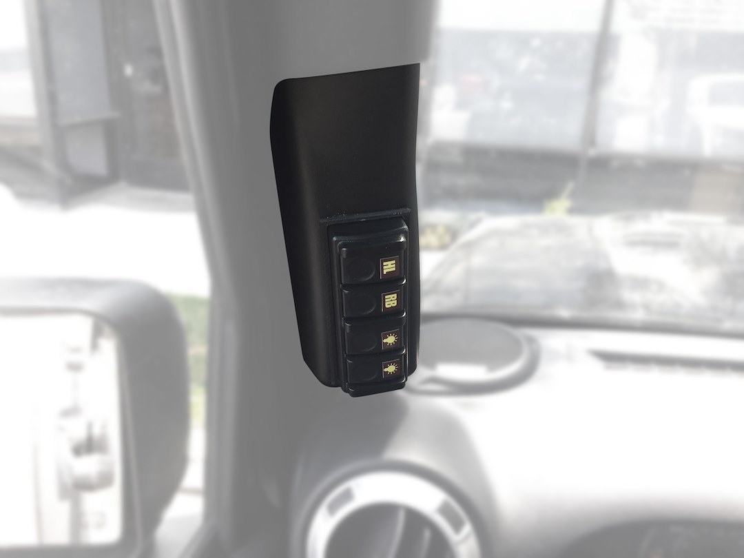 Advanced Acc Multi Purpose Light Controller Remote Mount, Trigger, For Use with Trigger 4 Switch Wireless Accessory Remote Controller – 2009