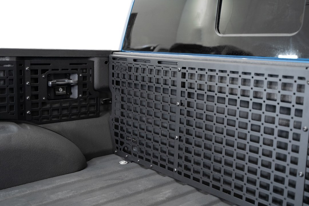 A.desert Des Molle Cargo Panel, Center, Bolt-On, Cardinal Primer with Cardinal Hammer Topcoat – AC11046NA01