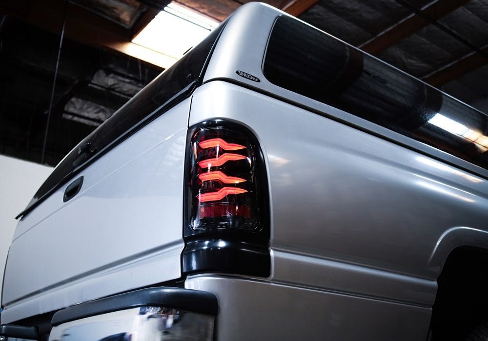 Alpharex USA Tail Light Assembly, Luxx-Series, LED, Clear Lens, Alpha Black Housing – 643001