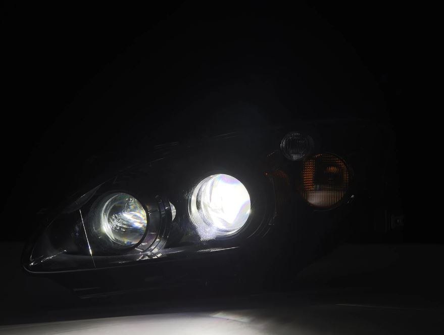 Alpharex USA Headlight Assembly, Luxx-Series, Projector Beam with White/ Amber Daytime Running Light and Amber Sequential Signal – 880270