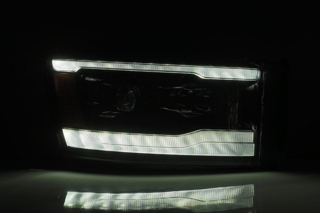 Alpharex USA Headlight Assembly, Luxx-Series, LED Bulb, Projector Beam with Daytime Running Light/ Sequential Signal – 880533
