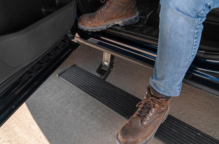 Amp Research Running Board, Powerstep™, Textured Powder Coated, Black, Die Cast Aluminum, With LED Light System, Rocker Panel Mount – 76338-01A
