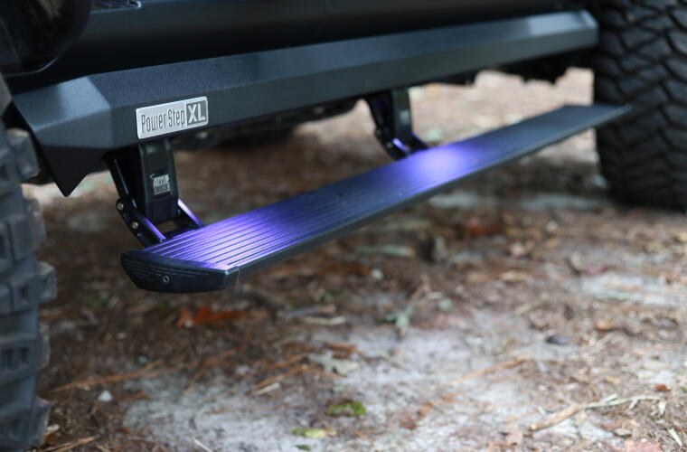 Amp Research Running Board, Powerstep ™ XL, Textured, Black, Die Cast Aluminum, With LED Light System, Rocker Panel Mount – 77152-01A