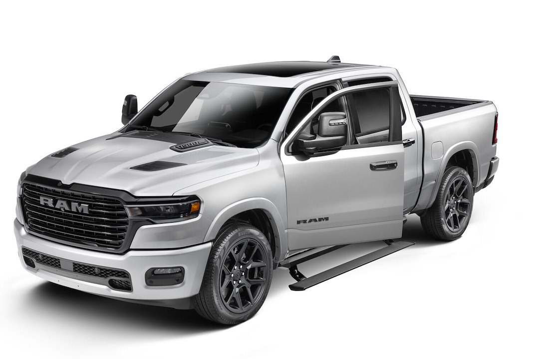 Amp Research Running Board, Powerstep™ XL, Textured, Black, Cast Aluminum, With LED Light System, Rocker Panel Mount – 77364-01A