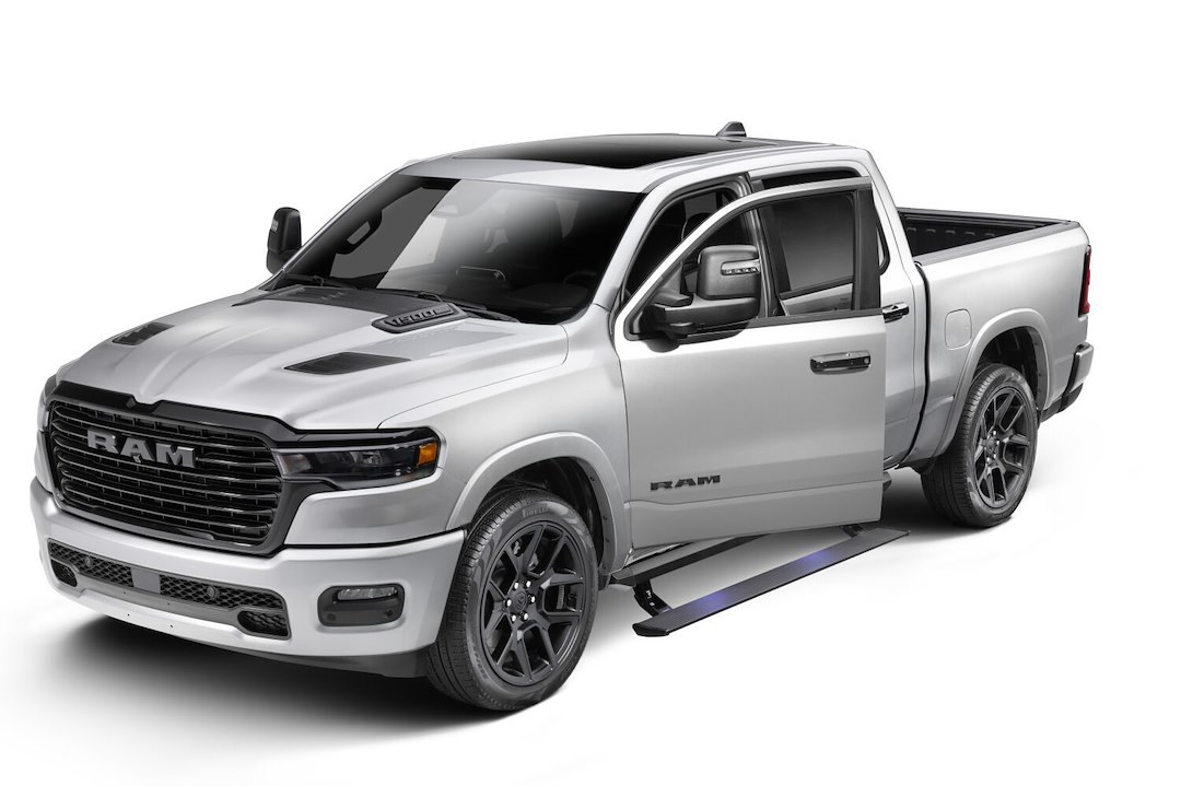 Amp Research Running Board, Powerstep™ XL, Textured, Black, Cast Aluminum, With LED Light System, Rocker Panel Mount – 77364-01A