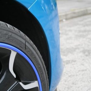 Alloygator Wheel Protector, Exclusive Profile, For Use with 12 to 24 Inch Diameter Wheels, Blue, Adhesive and Clip Attachment – K4BLUEXC