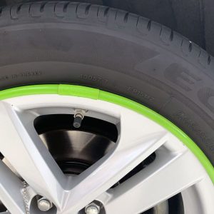 Alloygator Wheel Protector, Exclusive Profile, For Use with 12 to 24 Inch Diameter Wheels, Green, Adhesive and Clip Attachment – K4GRNEXC
