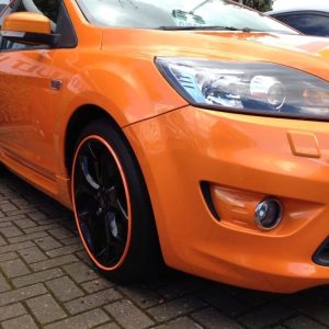 Alloygator Wheel Protector, Exclusive Profile, For Use with 12 to 24 Inch Diameter Wheels, Orange, Adhesive and Clip Attachment – K4ORNGEXC