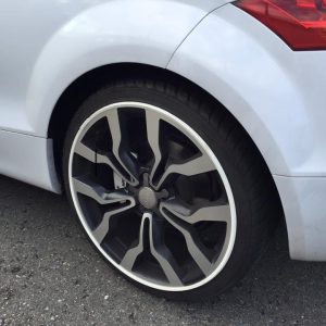 Alloygator Wheel Protector, Inter Profile, For Use with 12 to 19 Inch Diameter Wheels, White, Adhesive and Clip Attachment – K4WHTINT