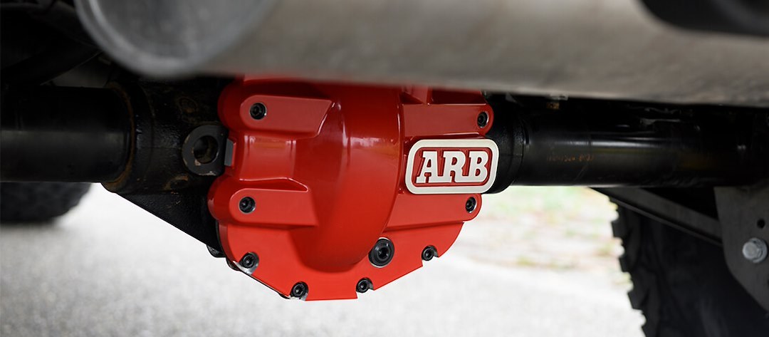 ARB 4×4 Accessories Differential Cover, Dana M210 Differential, Without Girdle, With Fill Plug/ Dipstick, With Drain Plug, Red, Nodular Iron – 0750011