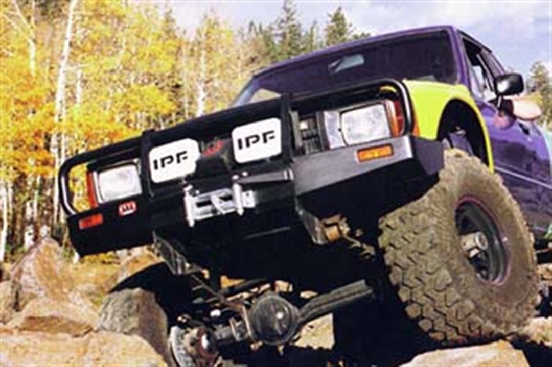 ARB 4×4 Accessories Bumper, Deluxe Bar, One Piece Design, Mounting Hardware Included, With Grille/ Headlight Guard – 3414070