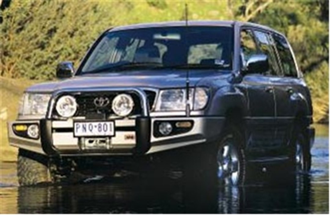 ARB 4×4 Accessories Bumper, Sahara Bar, One Piece Design, With Mounting Hardware, Bumper Guard Option Required Depending on Preference – 3913140