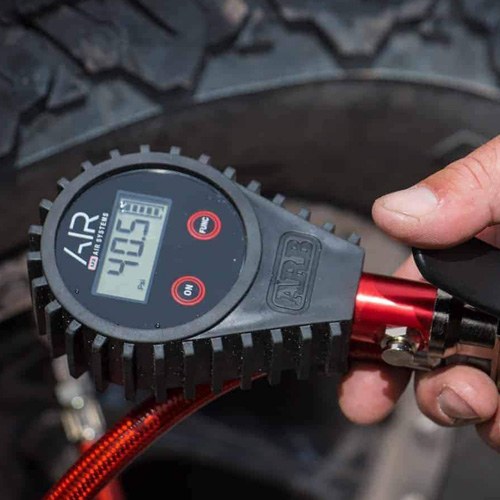 ARB 4×4 Accessories Air Compressor Tire Inflation Gun, With 23-1/2 Inch PVC Coated Braided Hose/ Digital IN-Line Gauge/ Air Chuck – ARB601