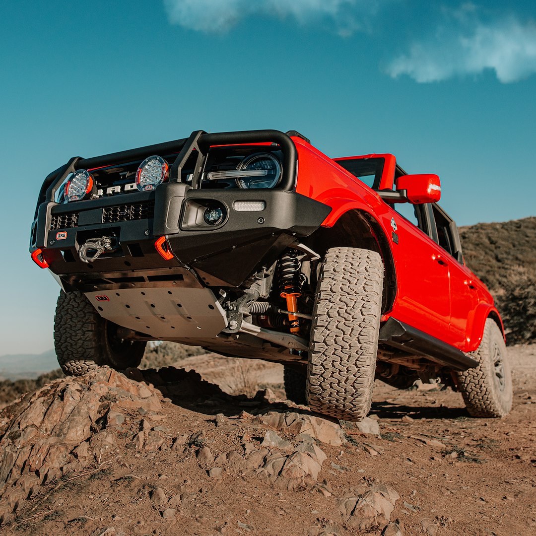 ARB 4×4 Accessories Lift Kit Suspension, Heavy Load, 2 Inch Front Lift, 2-1/4 Inch Rear Lift – BRONHK1