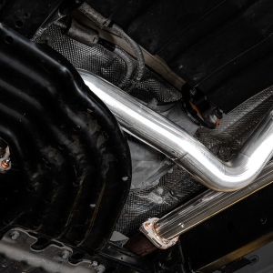 AWE Tuning Exhaust System Kit, 0FG Cat-Back System, T304L Stainless Steel, Without Muffler, Single Exhaust with Dual Exits, Rear Exit – 3015-33005