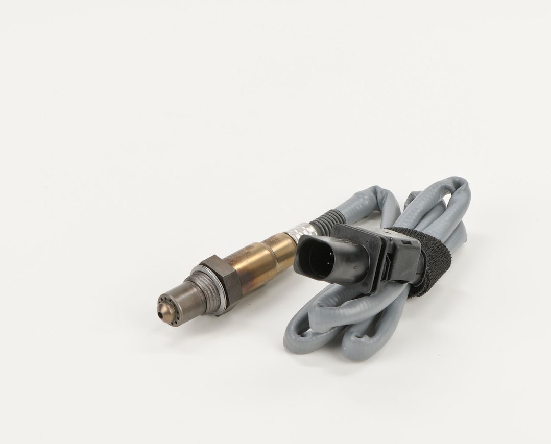 Bosch Oxygen Sensor, Bosch Wide-Band Oxygen Sensor, 8.4 Inch IN Overall Lenght, Male Spade 5 Wire Connector, Air to Fuel Ratio, Single Sensor – 17099