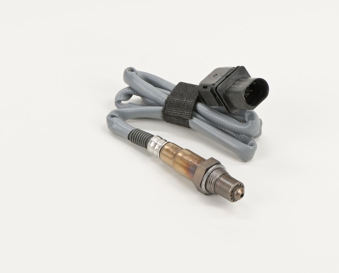 Bosch Oxygen Sensor, Bosch Wide-Band Oxygen Sensor, 8.4 Inch IN Overall Lenght, Male Spade 5 Wire Connector, Air to Fuel Ratio, Single Sensor – 17099