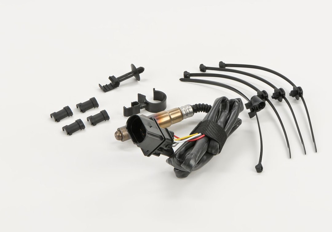 Bosch Oxygen Sensor, Bosch Wide-Band Oxygen Sensor, 13.66 Inch IN Overall Lenght, Male Spade 5 Wire Connector, Air to Fuel Ratio – 17351