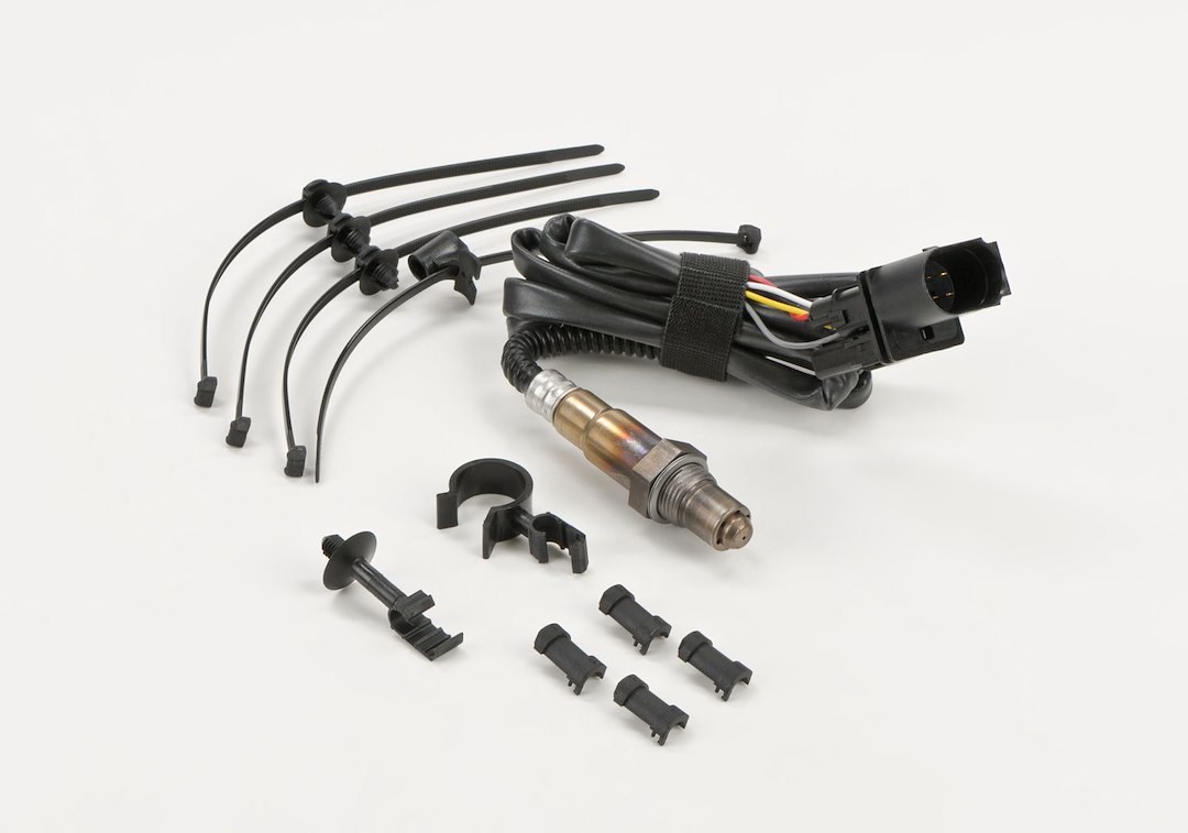 Bosch Oxygen Sensor, Bosch Wide-Band Oxygen Sensor, 13.66 Inch IN Overall Lenght, Male Spade 5 Wire Connector, Air to Fuel Ratio – 17351