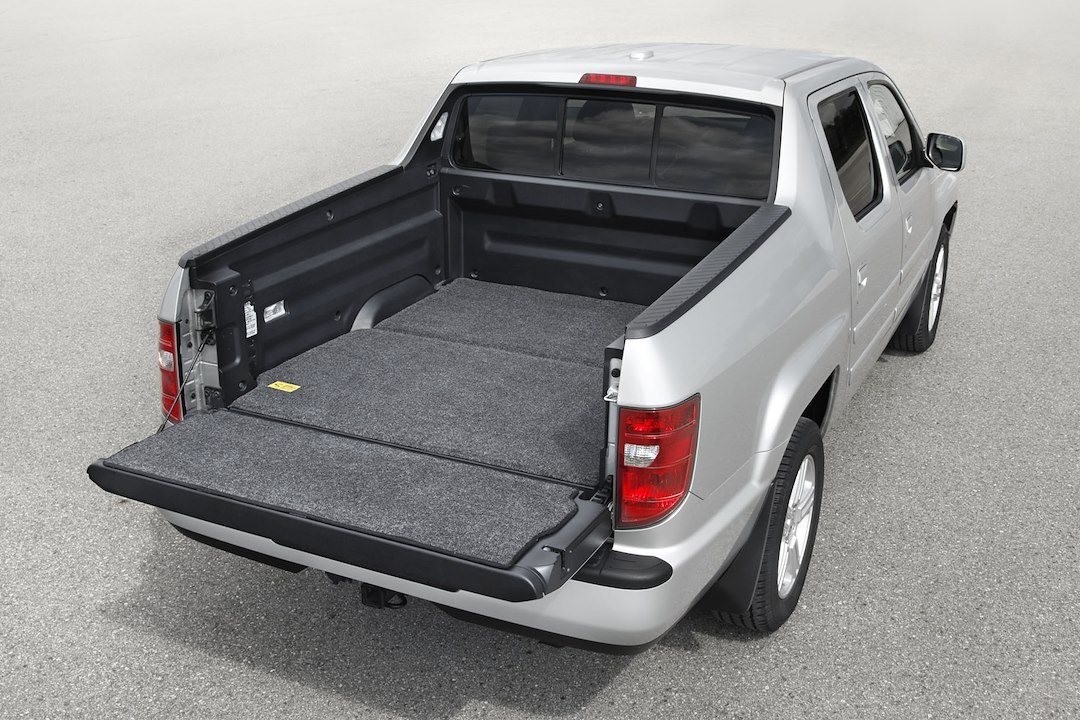 Bedrug Bed Mat, Classic, Direct-Fit, Without Raised Edges, Dark Gray, Carpet-Like Polypropylene Foam, Tailgate Mat Not Included – BMH17RBS