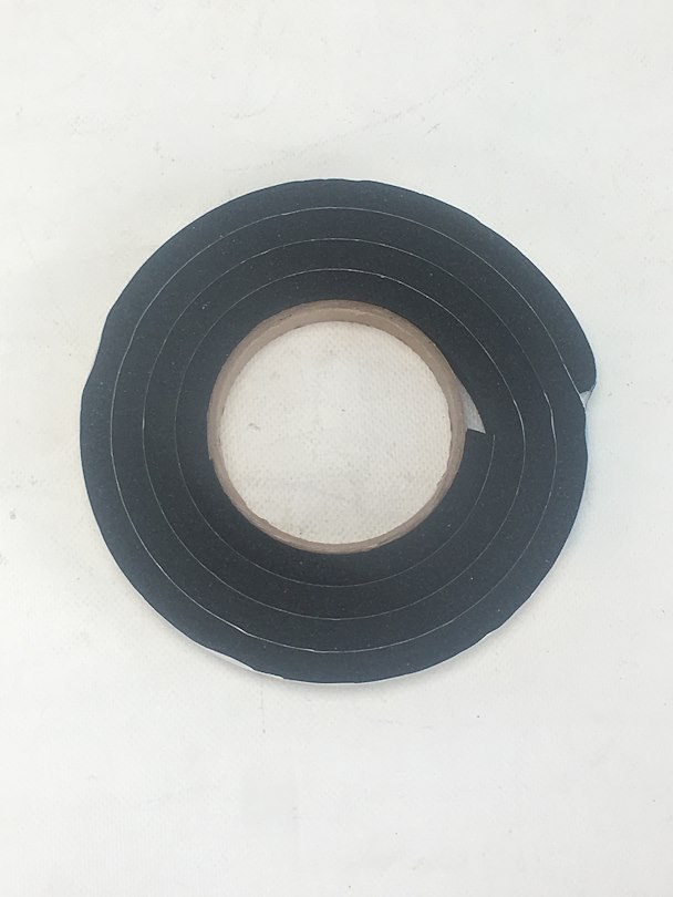 BAK Industries Tonneau Cover Rail Seal, For Revolver X2, Side Rail Seal, Single 17 Foot Length Roll Seal with Adhesive Strip – PARTS-326A0016