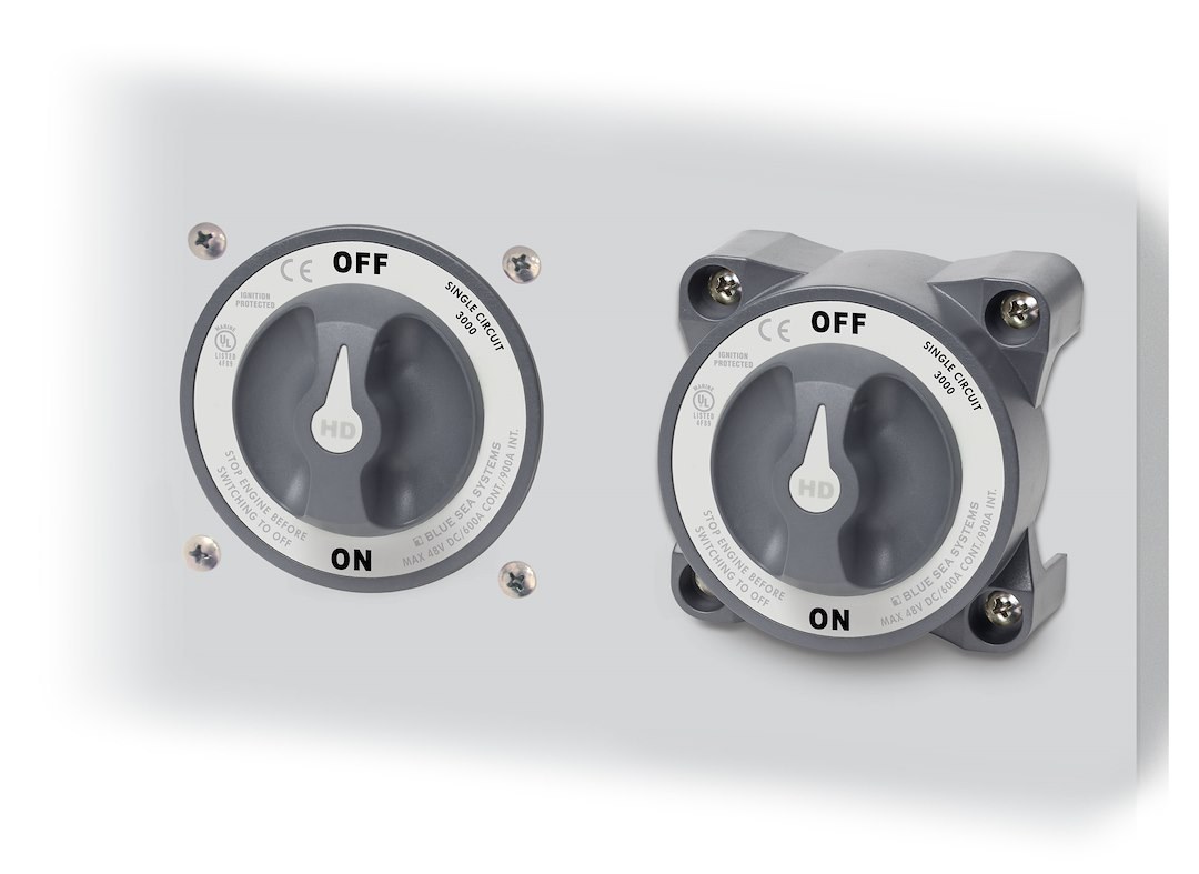 Blue Sea Systems Battery Disconnect Switch, 32 Volts DC, Single Circuit On-Off, 600 Amps, Gray, Ignition Protected – 3000-BSS