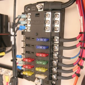 Blue Sea Systems Fuse Block, 32 Volt DC, 100 Amp Per Block/ 30 Amp Per Circuit, Uses Ato/ Atc Blade Style Fuse – 5026-BSS