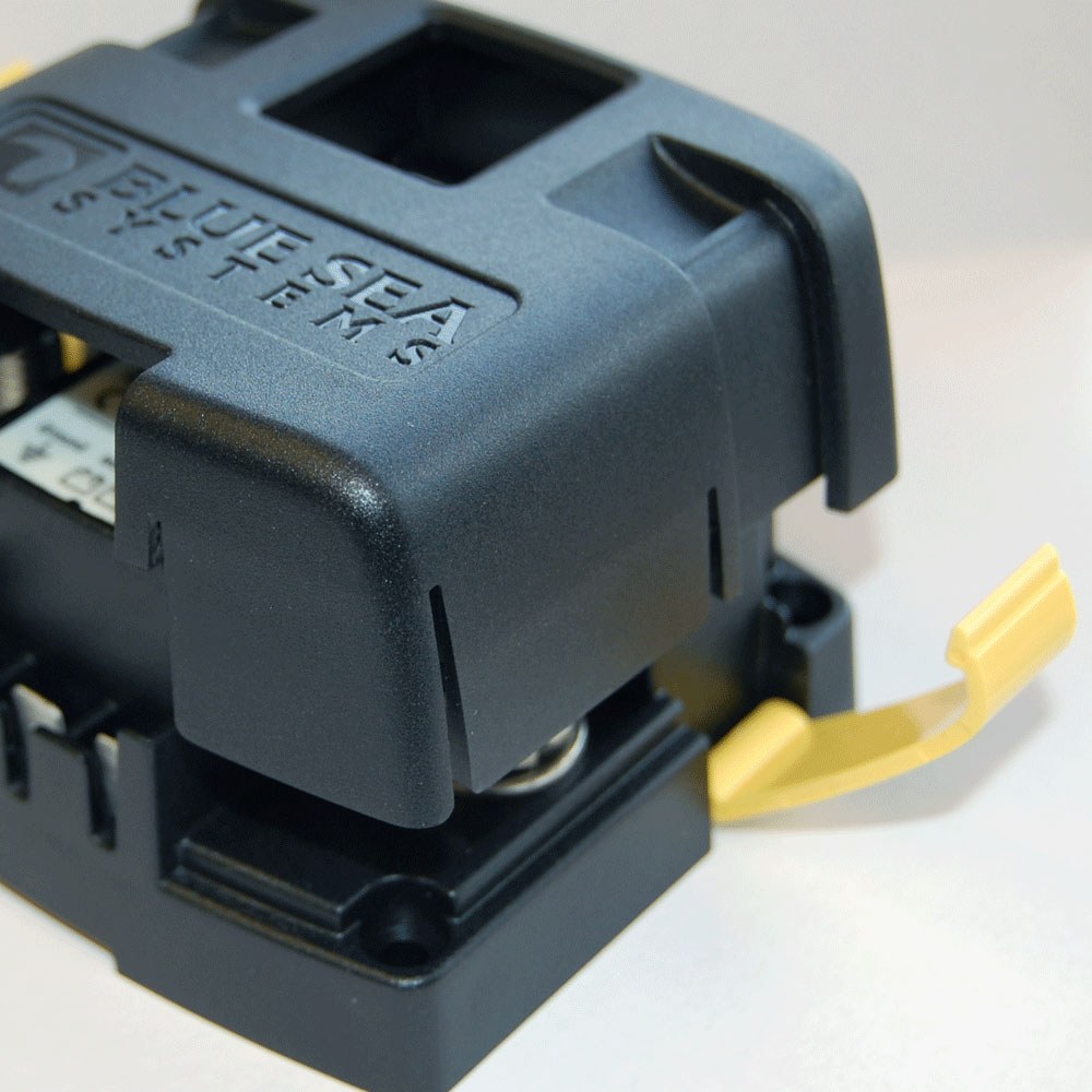 Blue Sea Systems Battery Voltage Sensing Relay, 12/24 Volts DC, 120 Amps Continuous/ 210 Amps Intermittent, 1/0 Awg Cable Size – 7610-BSS