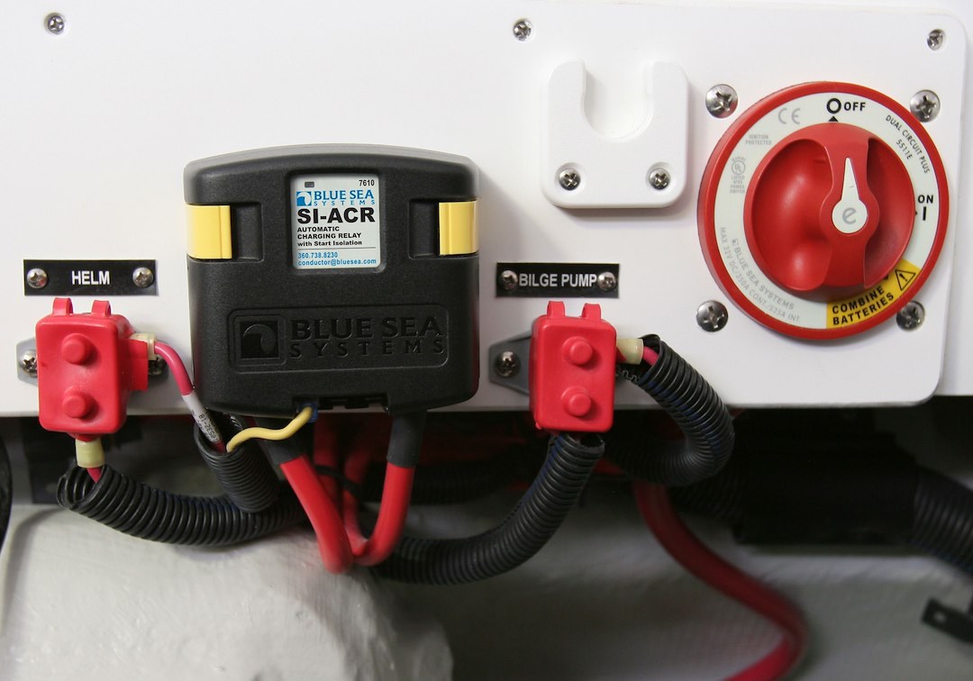 Blue Sea Systems Battery Disconnect Switch, Dual Circuit Plus Switch, 120 Amps, Red, With Black Automatic Charging Relay – 7650-BSS