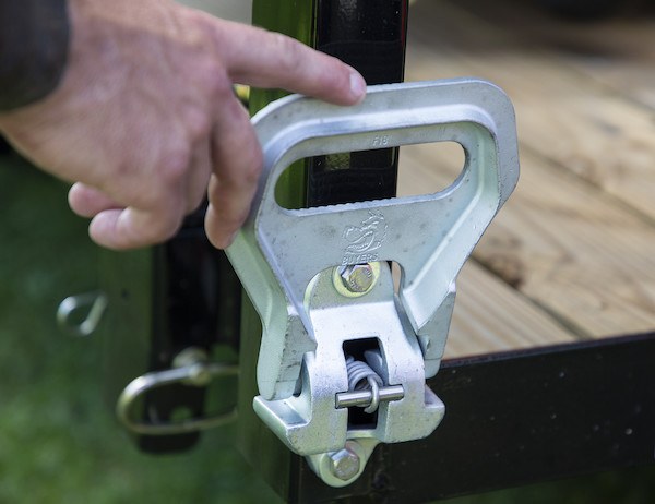 Buyers Products Truck Step, Body Mount, Single, Flat Step, Folds Up, Zinc Plated, Silver, Cast Steel, Bolt-On – 5236586