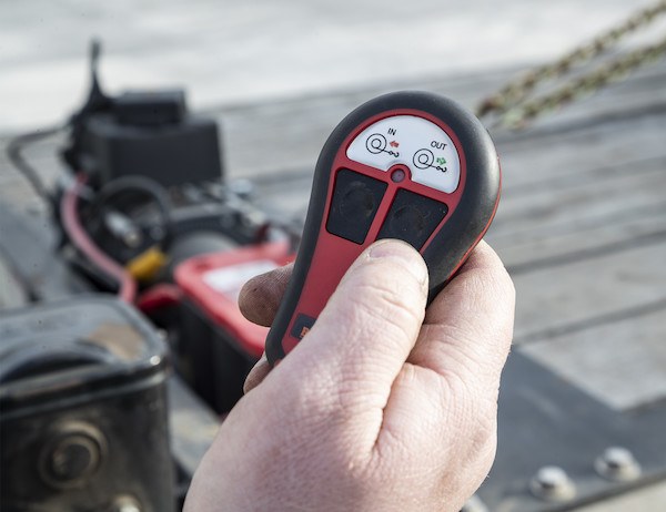 Buyers Products Winch Remote Control System, Allows User to Stay Mobile While Operating Buyers Products 5579500 or 5571200 Electric Winches – 5571000