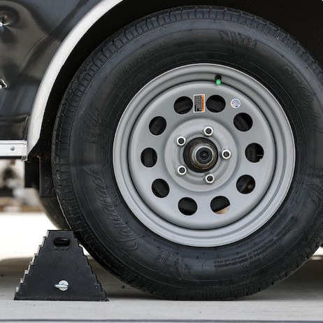 Buyers Products Wheel Chock, Black, Rubber, Single, 6 Inch Height, With Chain Eye – WC1086