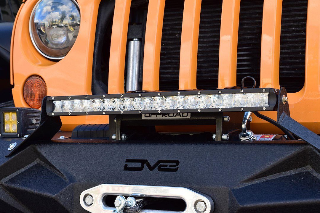 DV8 Offroad Light Bar, SL8 Series, LED, 20 Inch Length, 5 Watt Cree Bulb, 100 Watt, Flood/ Spot Beam, 7700 Lumens, Clear Lens – BS20E100W5W