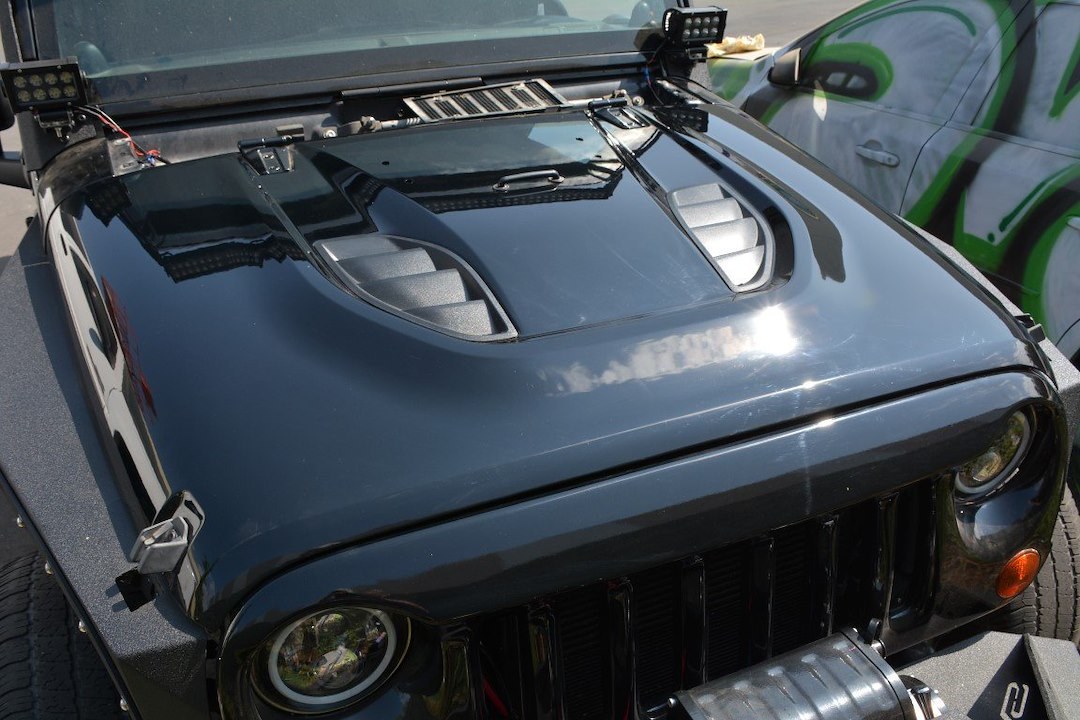 DV8 Offroad Hood, Replica, 10TH Anniversary Edition, Bolt-On, Paintable – HDMB07-TA