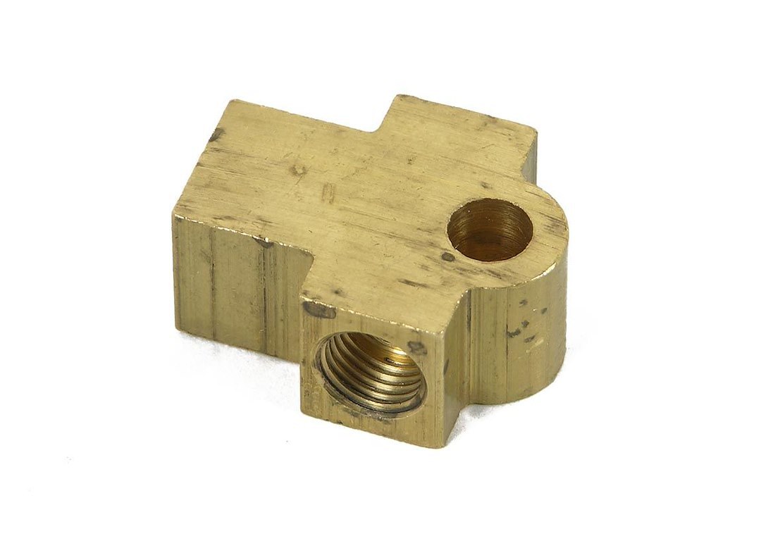 Earl’s Brake Line Distribution Block, Female Adapter Brake Tee Fitting, Brass, Natural Finish – 972050ERL
