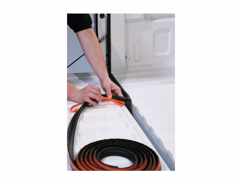 Extang Tailgate Seal, Maxseal ™, Black, Epdm Rubber, 10 Feet, Single – 1140