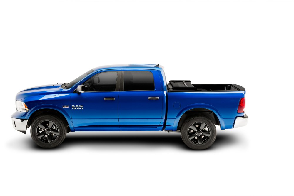 Extang Tonneau Cover, Trifecta™ 2.0, Soft Folding, 2 Folds/ 3 Panels, Not Hinged IN Front, Lockable Via Tailgate Lock, Black, Vinyl – 92480