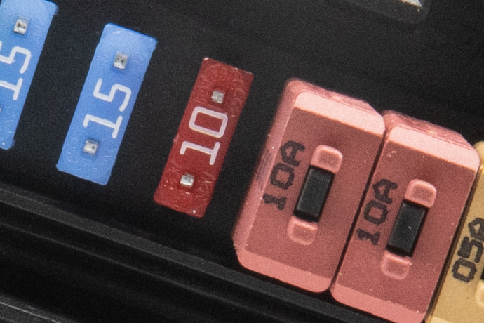 Egis Mobile Fuse Block, Mt Series, 250 Amps, With 12 Circuit Positions, Uses Atm/Mini Blade Style Fuses, With Protective Cover – 3412B