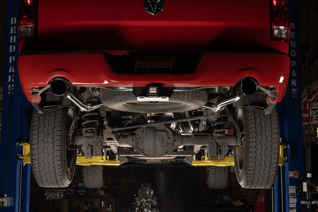 Flowmaster Exhaust System Kit, Signature Series Cat-Back System, 304 Stainless Steel, With Muffler, 3 Inch Pipe Diameter – 737860