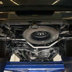 Flowmaster Exhaust System Kit, Outlaw Extreme Cat Back System, 409 Stainless Steel, With Muffler, 2-1/2 Inch Pipe Diameter – 818139