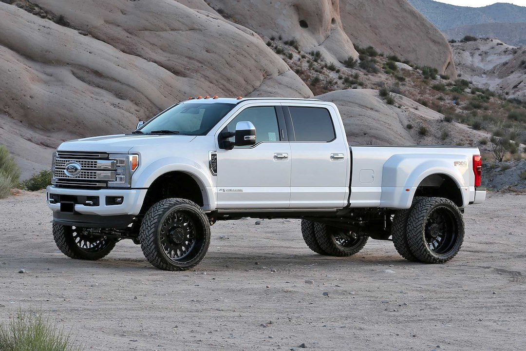 Fabtech Lift Kit Suspension, Stealth Series, 6 Inch Front Lift, 6 Inch Rear Lift, With Front and Rear Stealth Shock Absorbers – K2304M