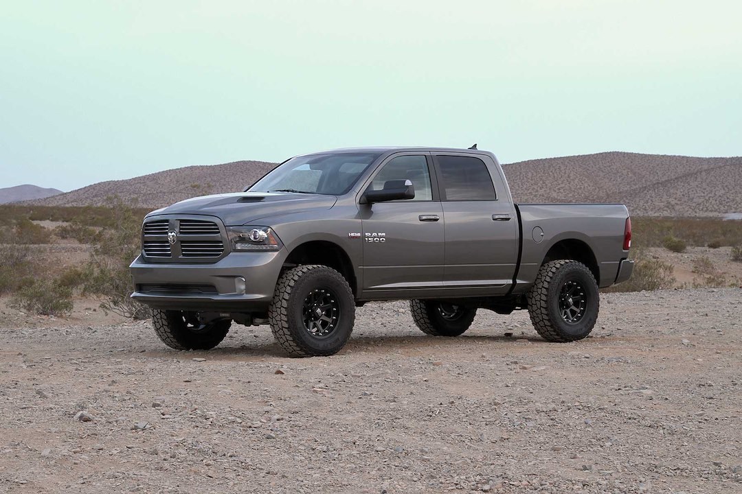 Fabtech Lift Kit Suspension, Stealth Series, 6 Inch Front Lift, 6 Inch Rear Lift, With Rear Stealth Shock Absorbers – K3055M