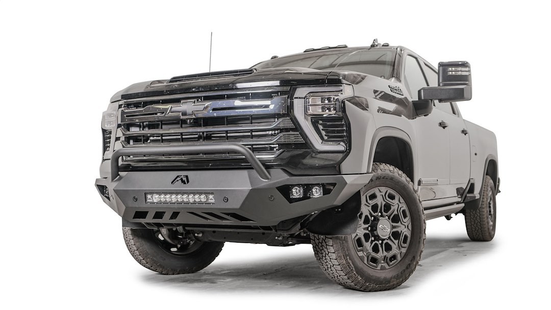 Fab Fours Bumper, Vengeance, One Piece Design, Mounting Hardware Included, With Pre-Runner Guard, Without Winch Mount – CH24-V6152-1