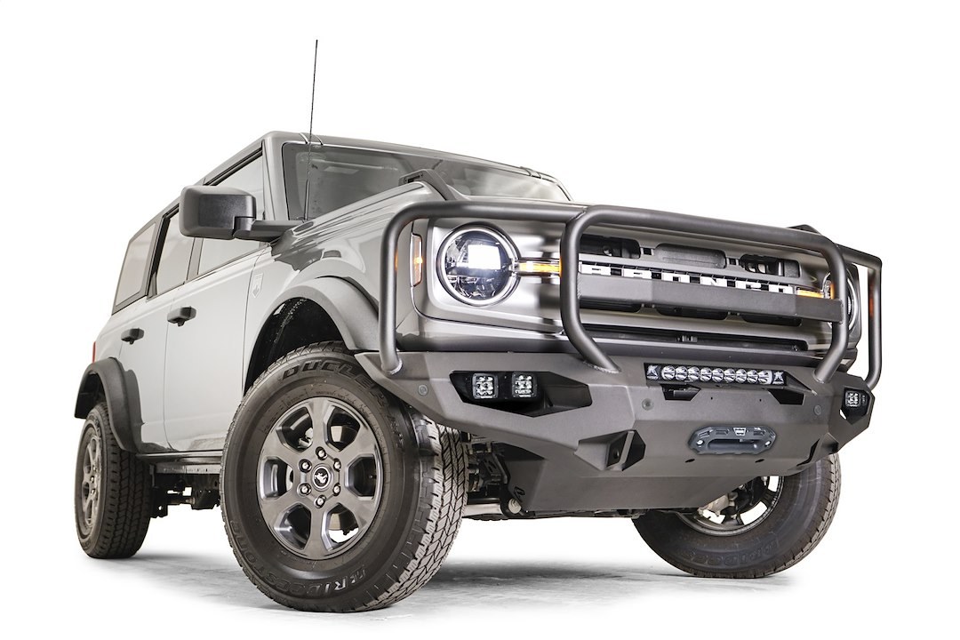 Fab Fours Bumper, Matrix Series, One Piece Design, Mounting Hardware Included, With Grille Guard, With External Winch Mount – FB21-X5250-1