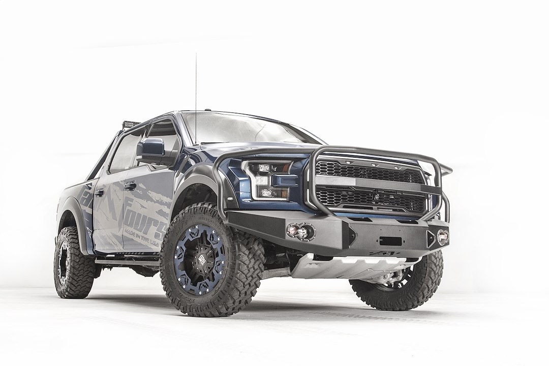 Fab Fours Bumper, Premium, One Piece Design, Mounting Hardware Included, With Grille Guard, With Internal Winch Mount – FF17-H4350-1
